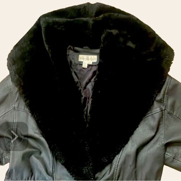 Genuine Leather Coat / Faux-Fur Shawl Collar / Hood and Belted Waist Siz…